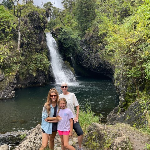 Catharina-Amalia, Princess of Orange standing next to a body of water